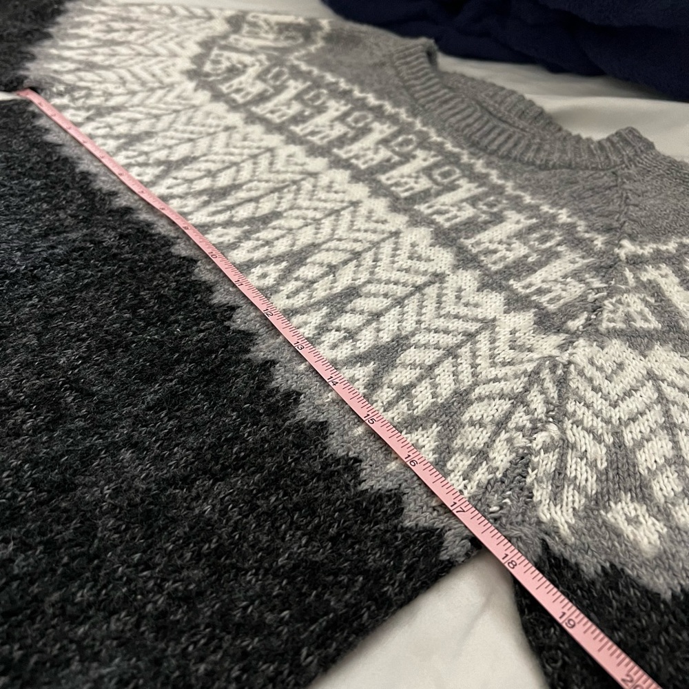 Hand Knit Alpaca Pullover Crewneck - Picture 9 of 12